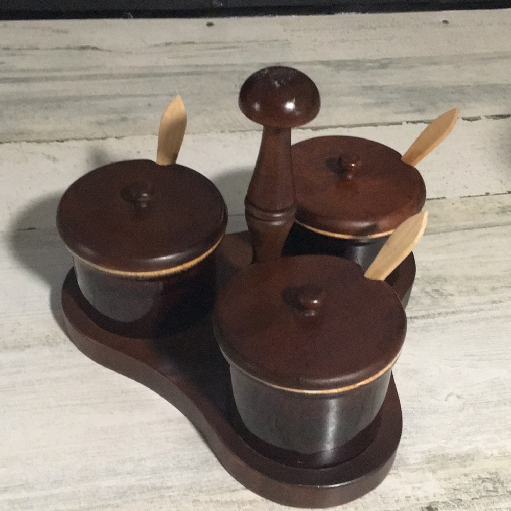 Condiment holder w/condiment bowls w/lids & woody spoon 3 compartment vintage
